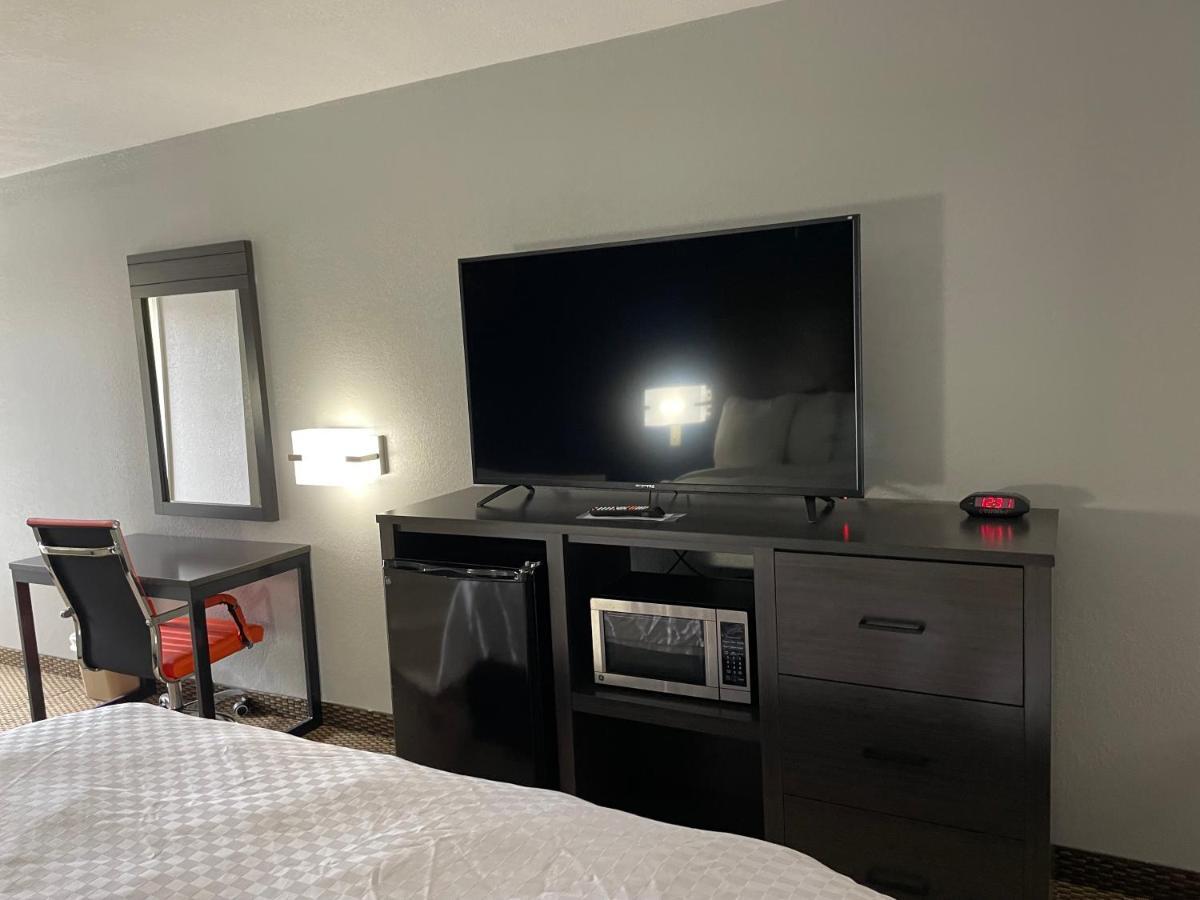 Clairmont & - Motel 2*