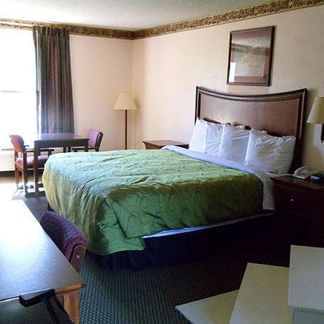 Motel Clairmont & - 2*