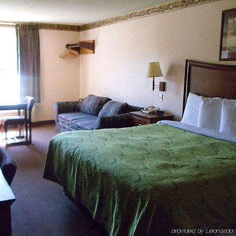 Motel Clairmont & - 2*