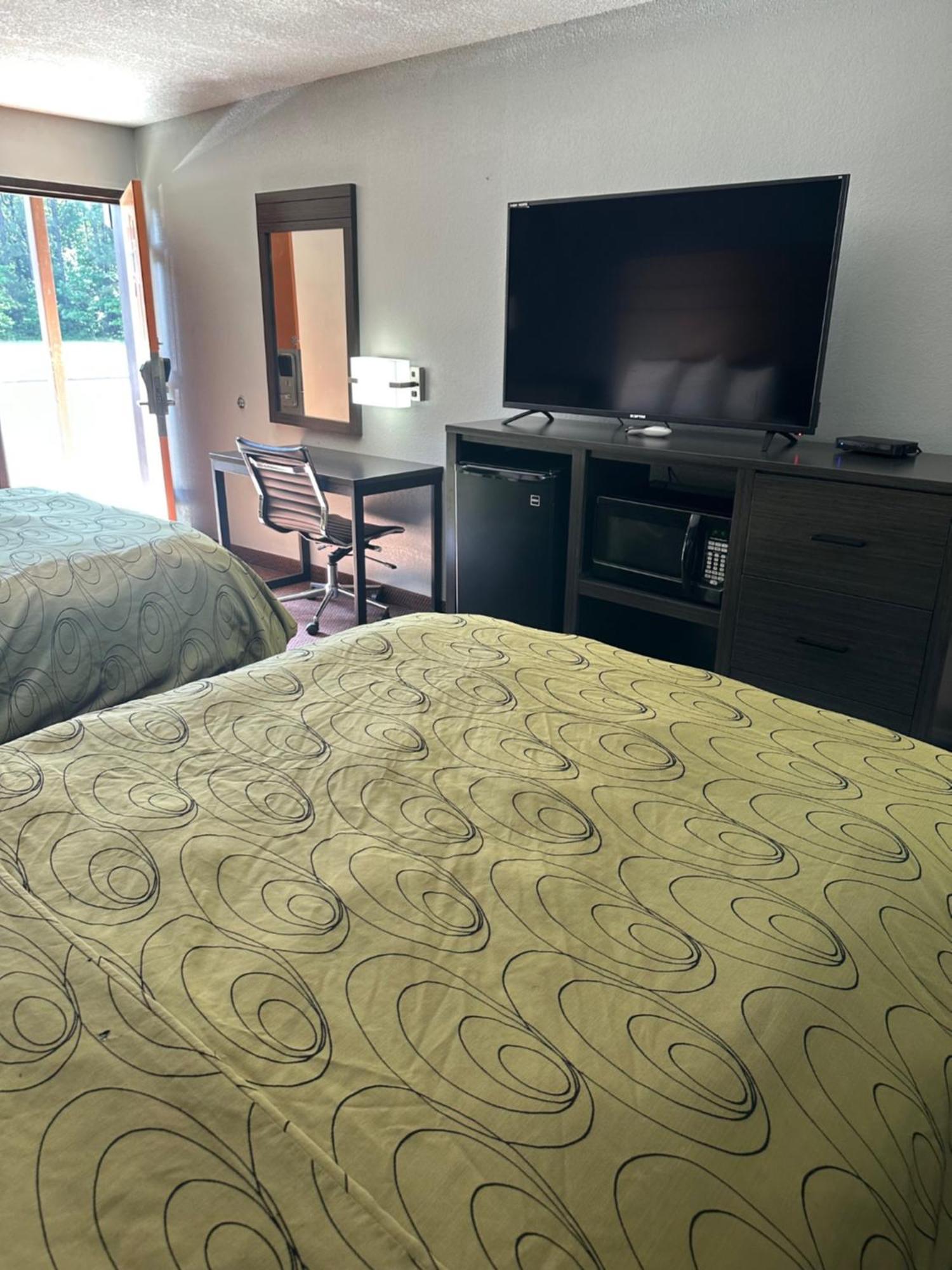 Clairmont & - Motel 2*