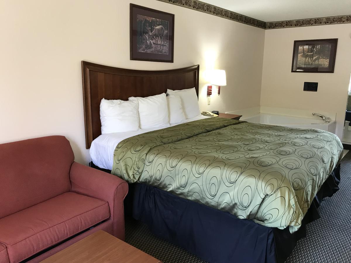 Motel Clairmont & -