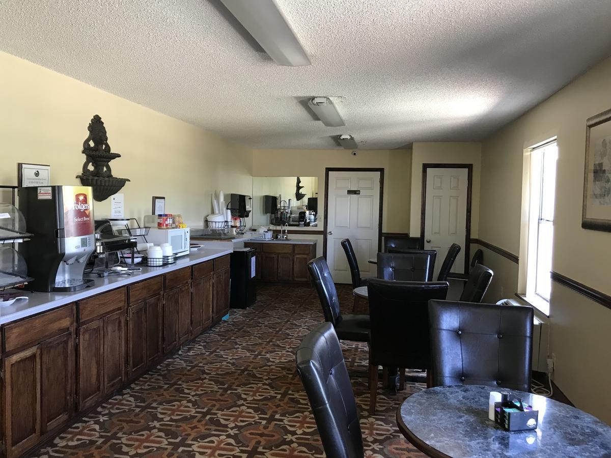 Clairmont & - Motel Warren
