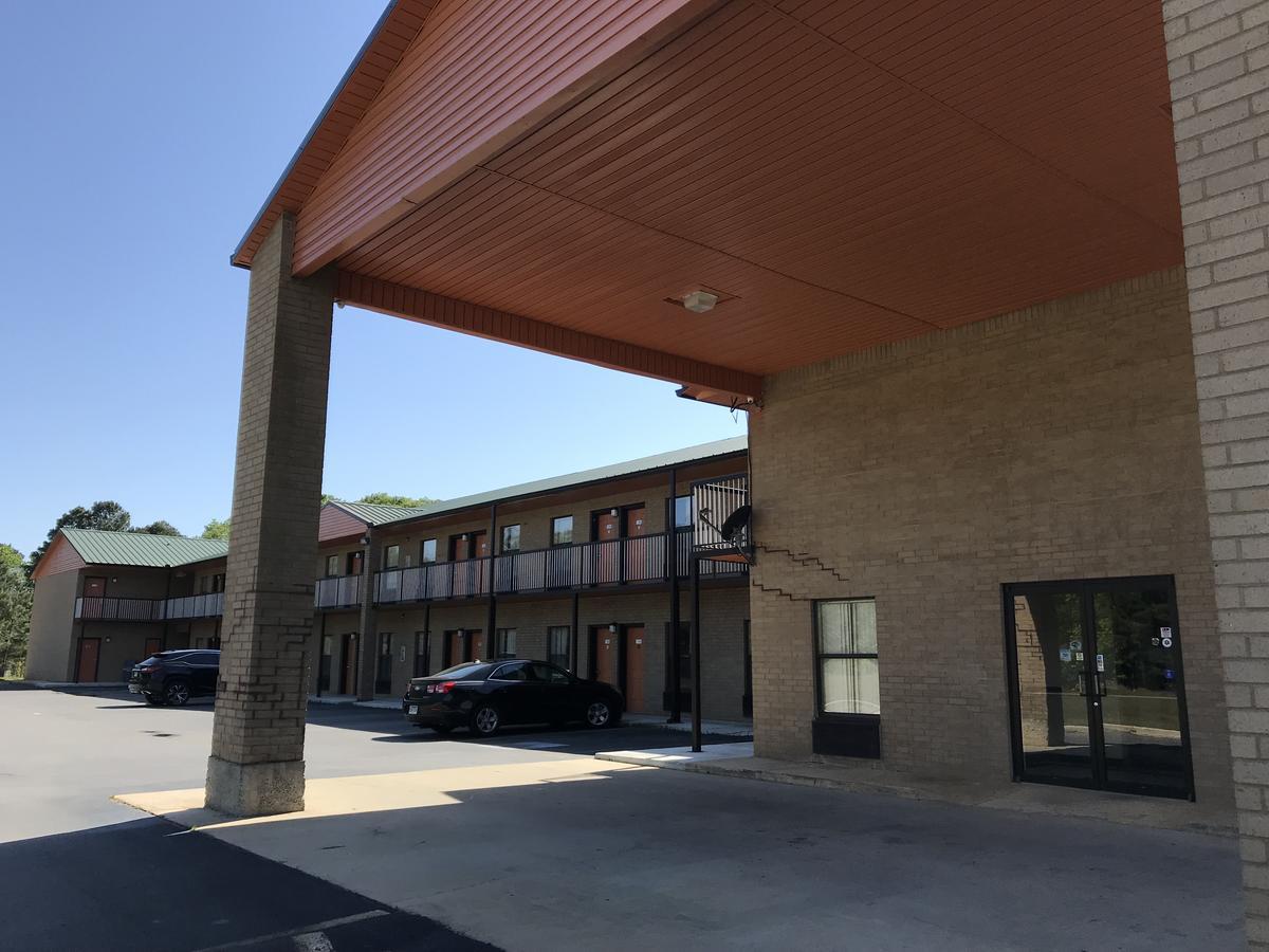 Clairmont & -