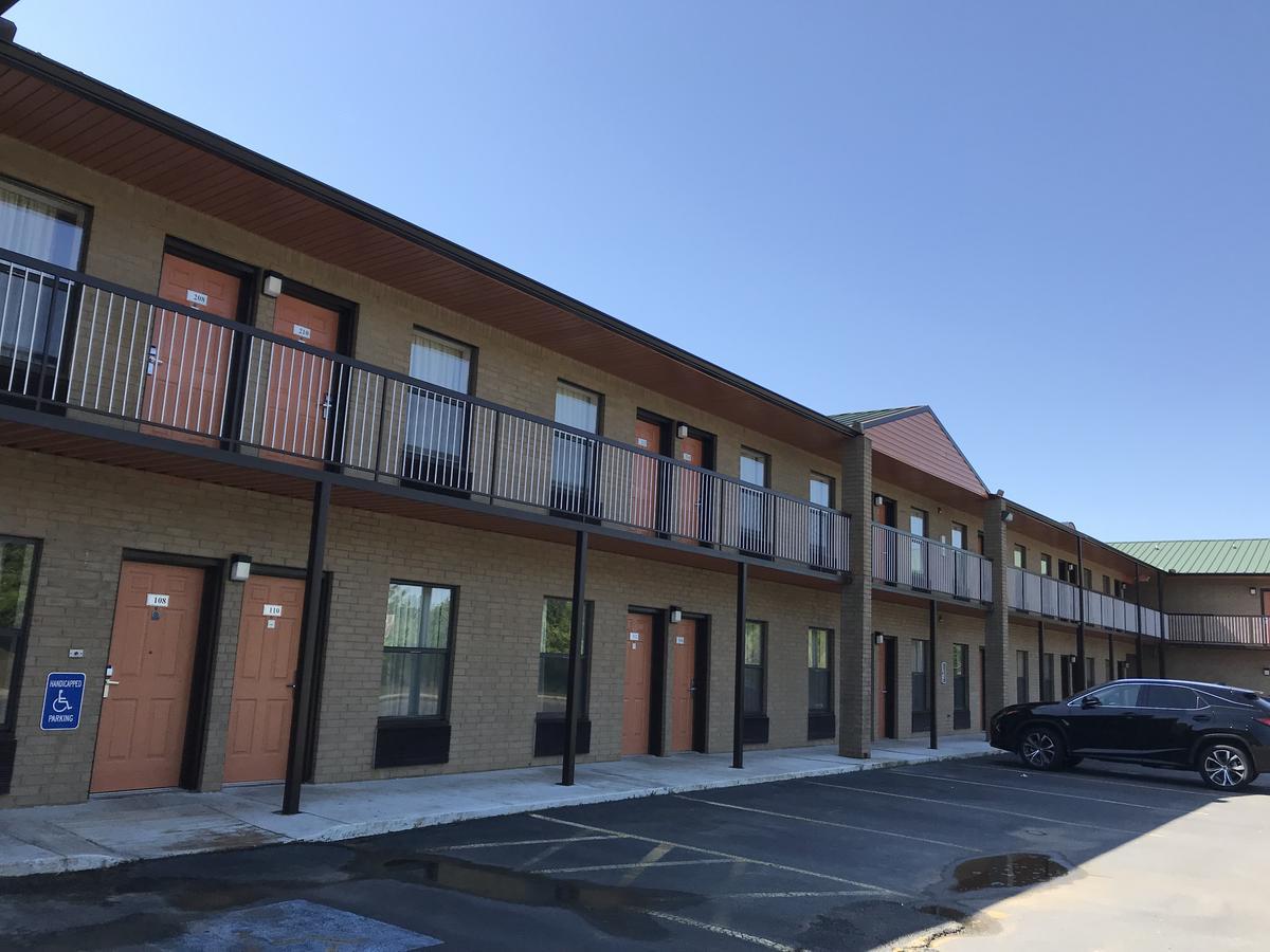 Motel Clairmont & -